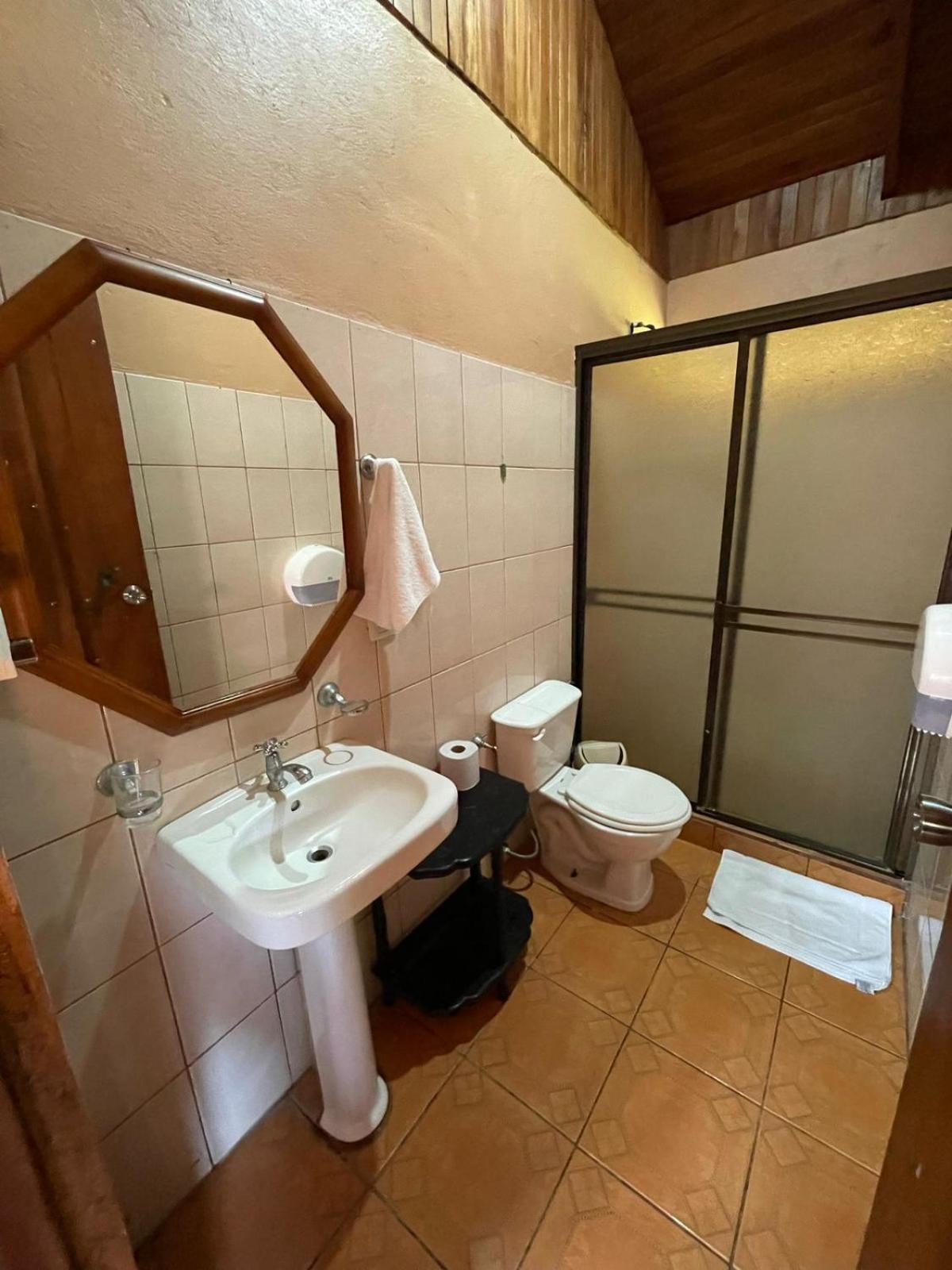 Cabinas La Catarata Ла Фортуна Экстерьер фото